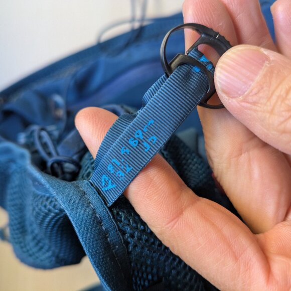 Salomon ADV SKIN 12 Hydration Trail Running Vest – 12 L (XS, Dark Blue) - Picture 6 of 9